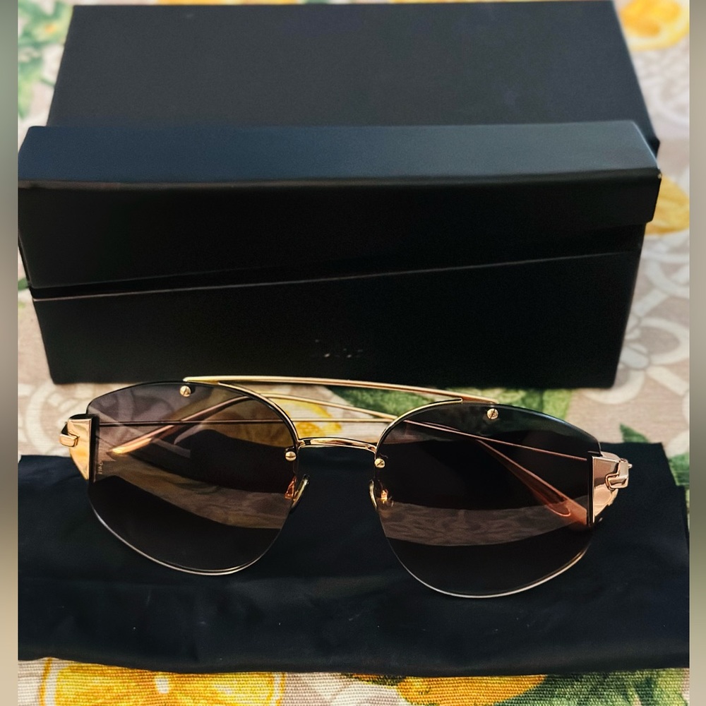 Dior sunglasses / used twice only/ exactly like NEW/ Authentic